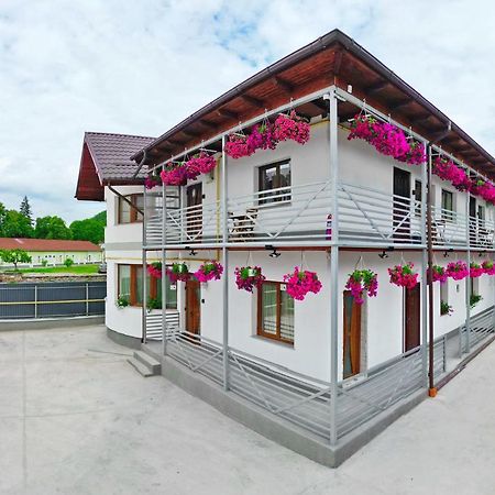 Vaias Aparts Targu Neamt Extérieur photo