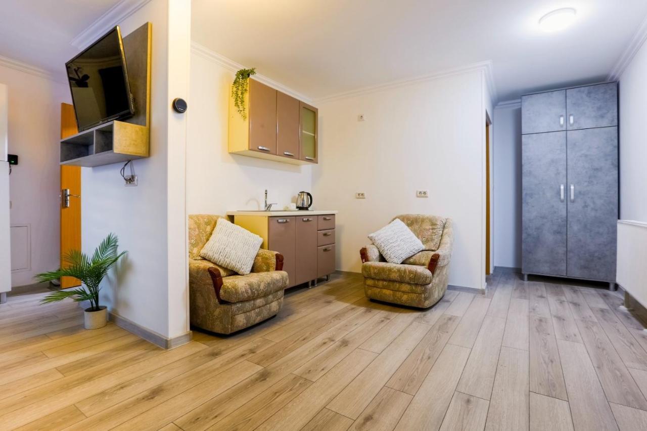 Vaias Aparts Targu Neamt Extérieur photo