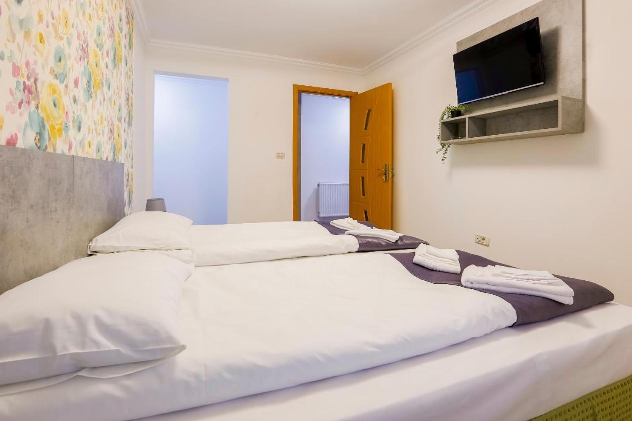 Vaias Aparts Targu Neamt Extérieur photo