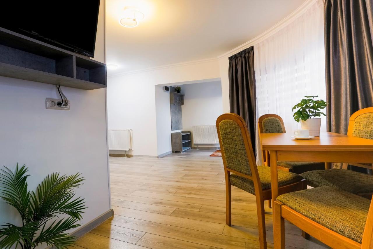 Vaias Aparts Targu Neamt Extérieur photo