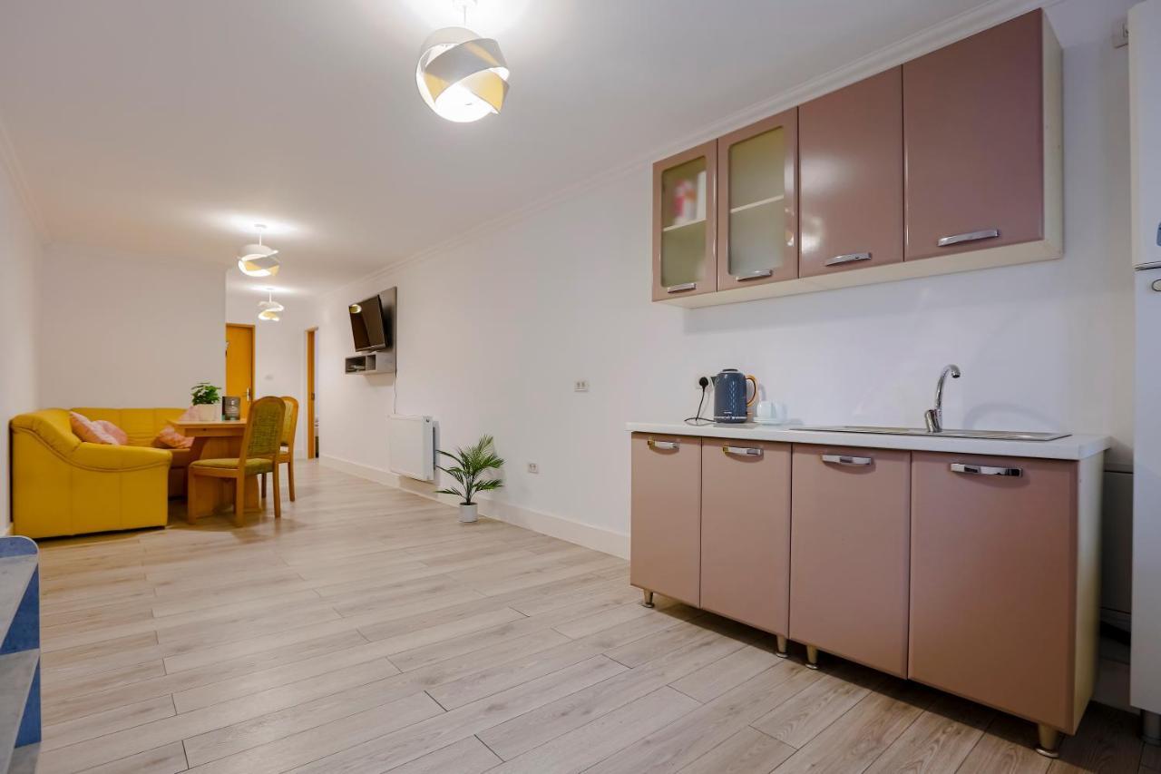 Vaias Aparts Targu Neamt Extérieur photo