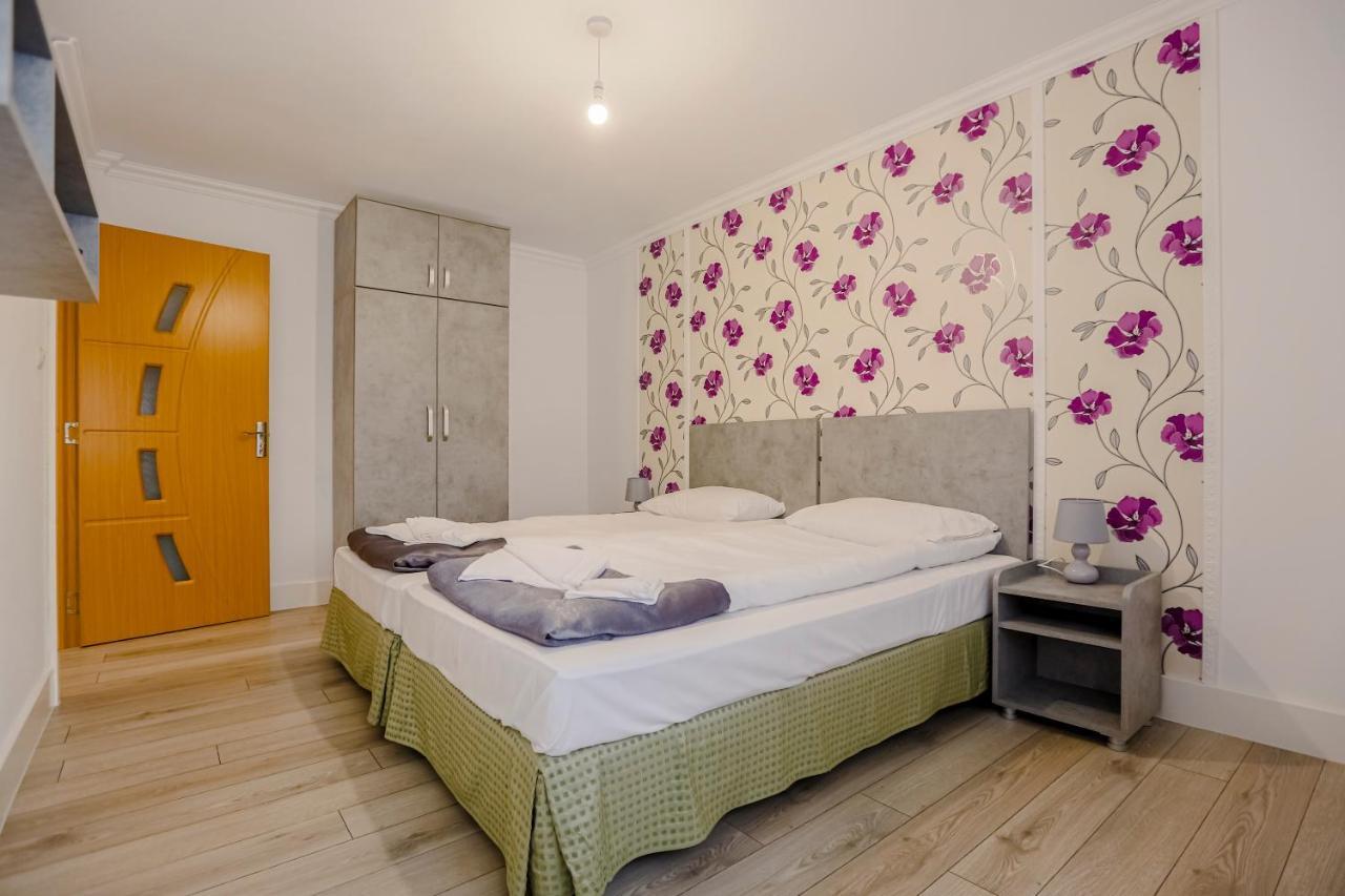 Vaias Aparts Targu Neamt Extérieur photo