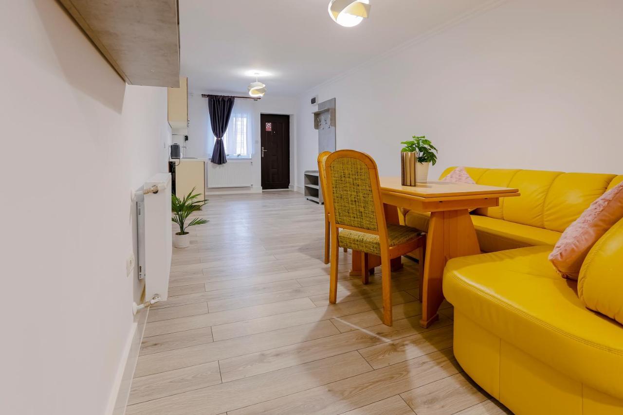 Vaias Aparts Targu Neamt Extérieur photo