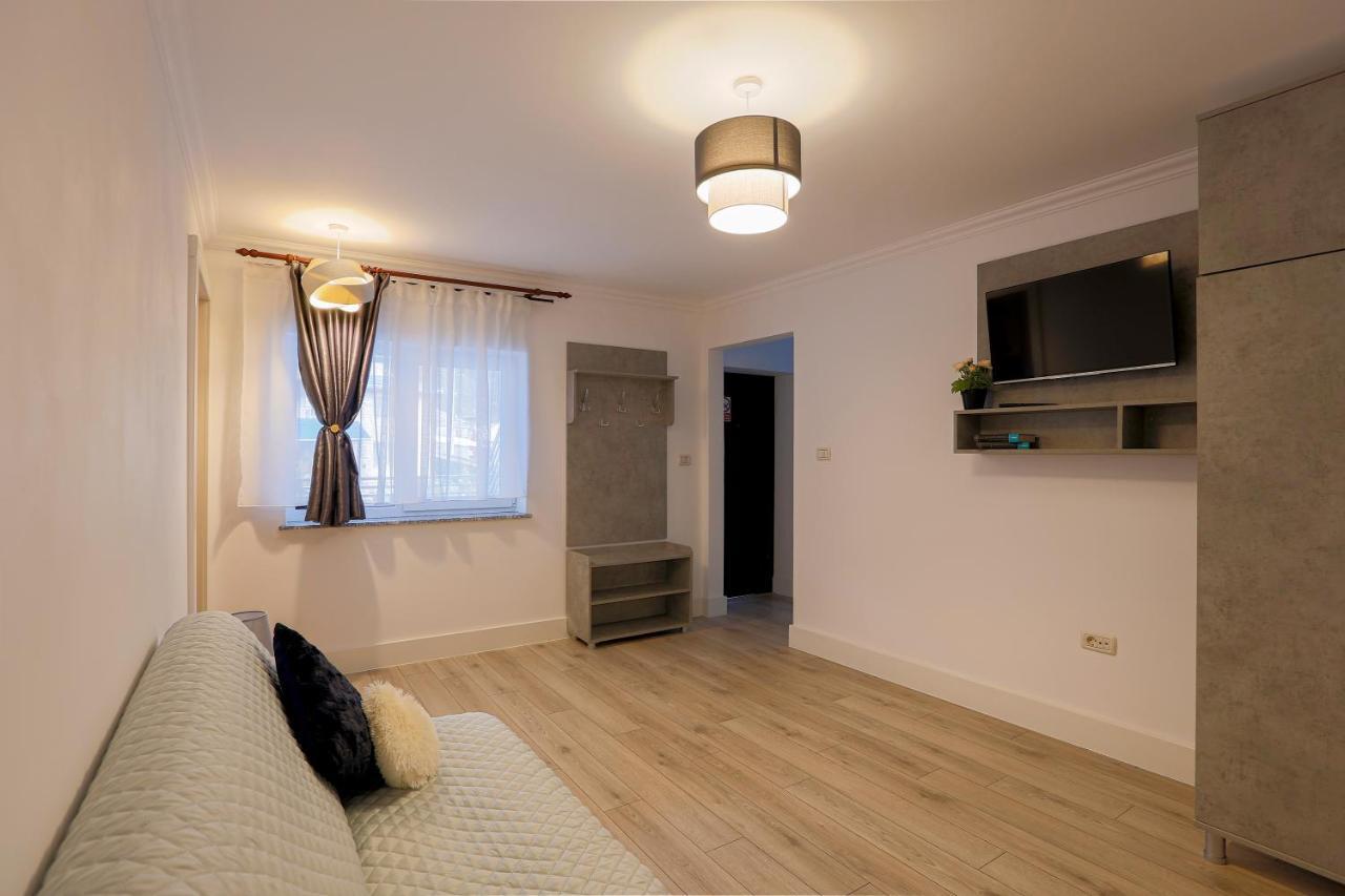 Vaias Aparts Targu Neamt Extérieur photo