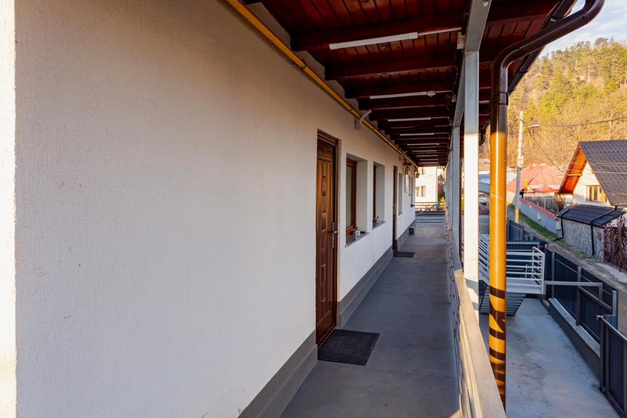 Vaias Aparts Targu Neamt Extérieur photo