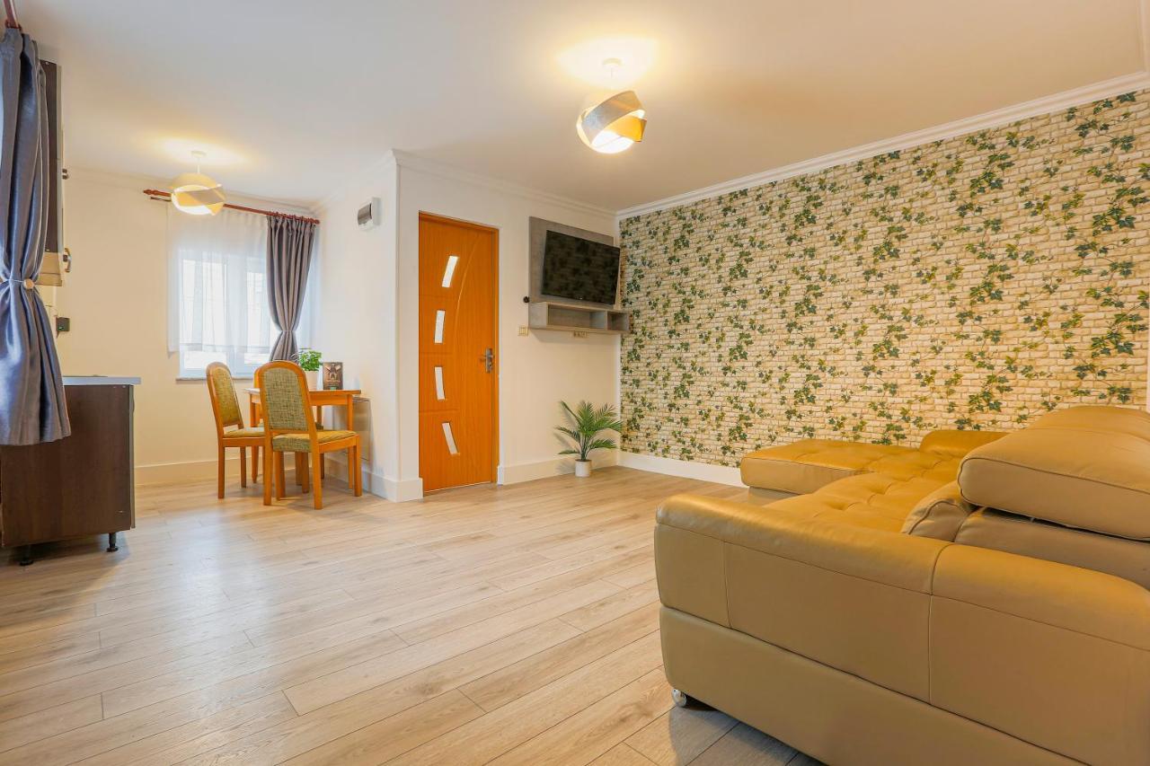 Vaias Aparts Targu Neamt Extérieur photo